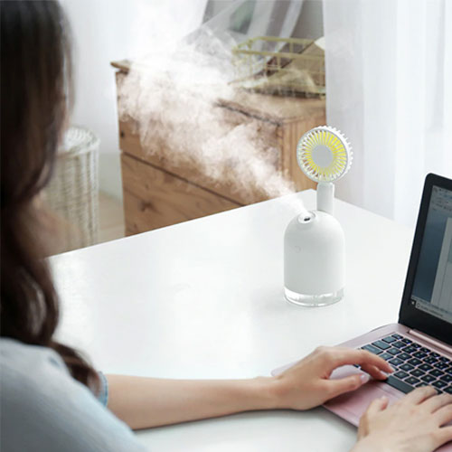 Mini Rechargeable Handheld Fan with Humidifier - White Mini Rechargeable Handheld Fan with Humidifier - White