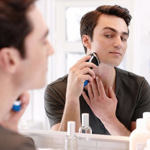 Philips AquaTouch Wet & Dry Shaver with Pop Up Trimmer AT890